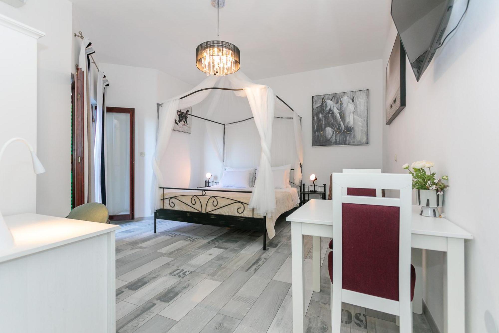 Apartments Delfin Krk Town Exterior foto